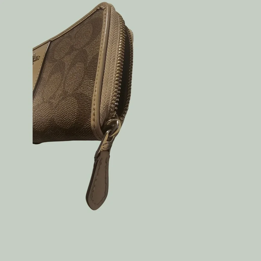 Coach Signature Canvas Accordion Zip Wallet Tan Brown Patent Stripe F54630